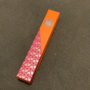hola neon Velvet Liquid Lipstick- “The Easy Sell”